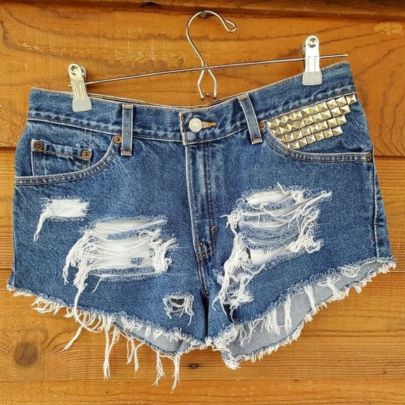LEVI Custom distressed and destroyed studded short - Picture 1 of 3